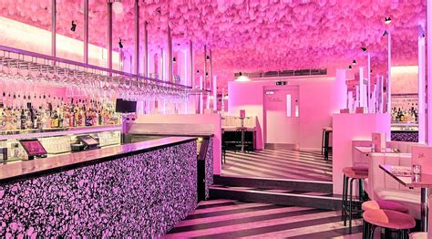 Hotel bar at pinks